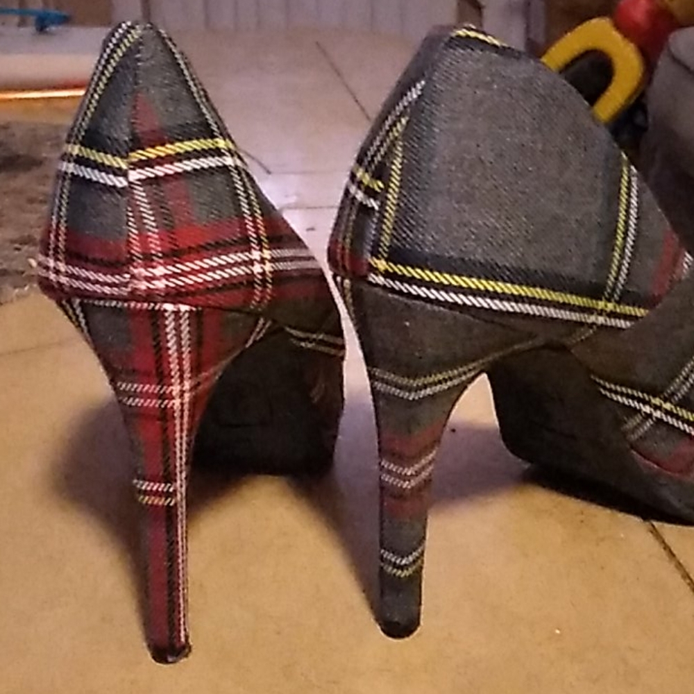 High heels - Picture 2 of 3